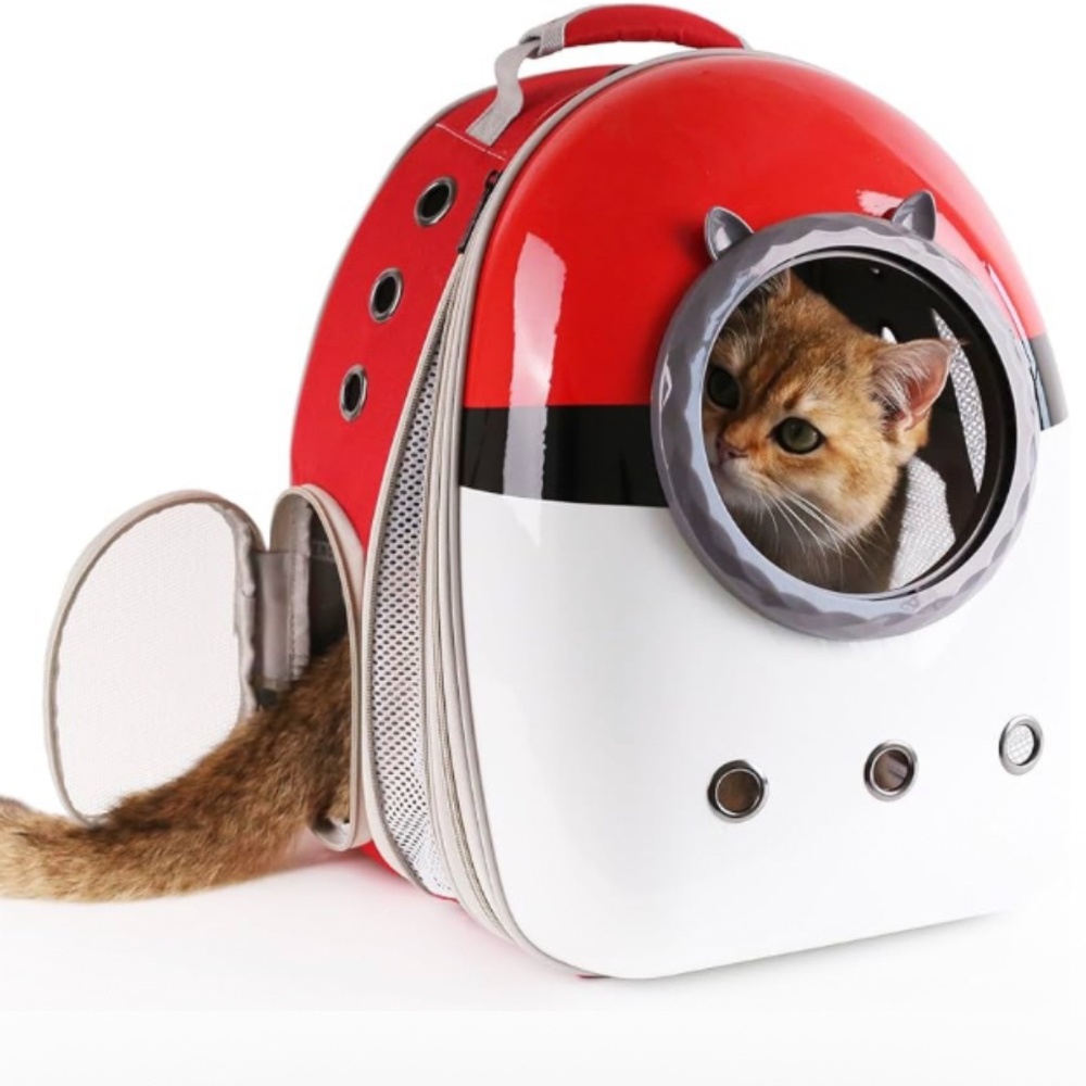 Pokémon Pokeball pet carrier / kennel
